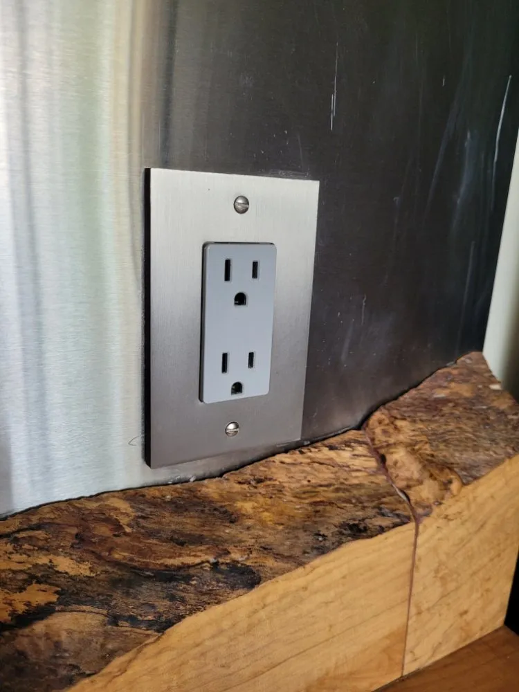 Slide of Kingdom Electric