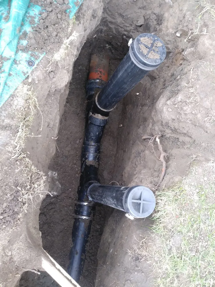 Professional electrician providing circuit breaker repair in ,