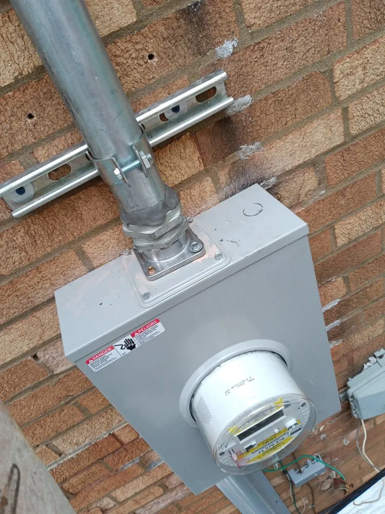 Affordable emergency electrical service in St. Louis, MO by Kings Family Services