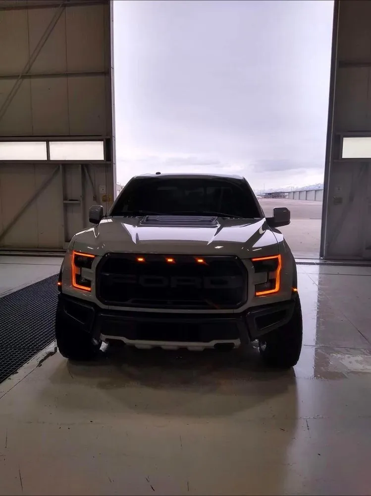 Professional electrician providing circuit breaker repair in , 