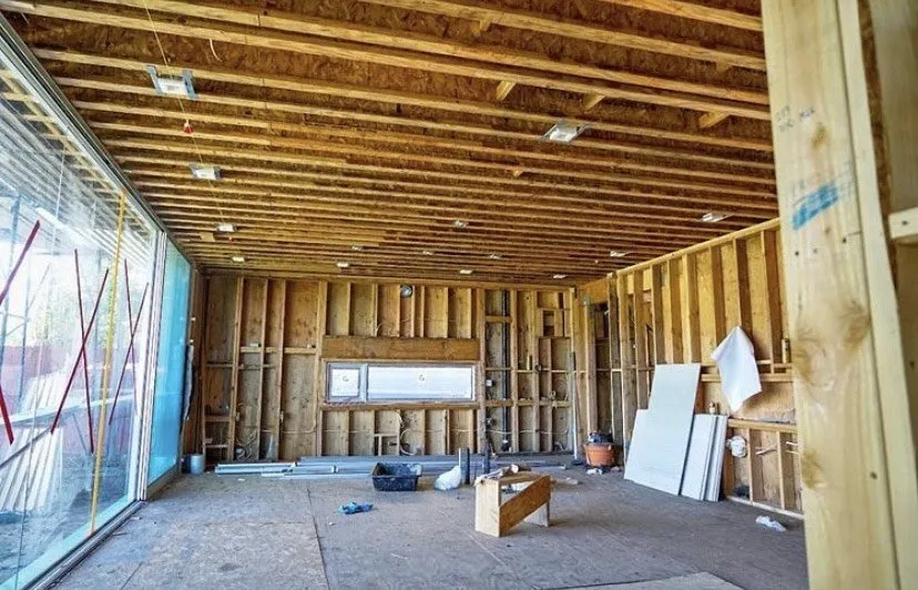 Licensed electrician providing wiring installation in Reseda, CA - King's Power Electric
