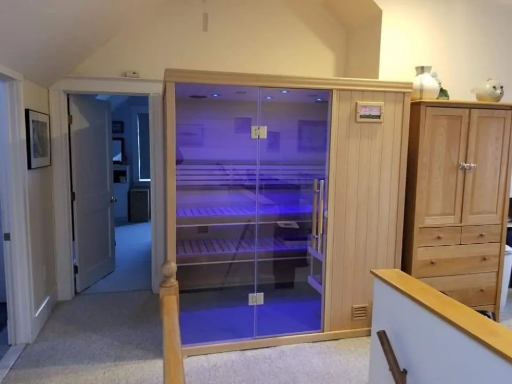 Affordable electrician providing emergency electrical service in ,