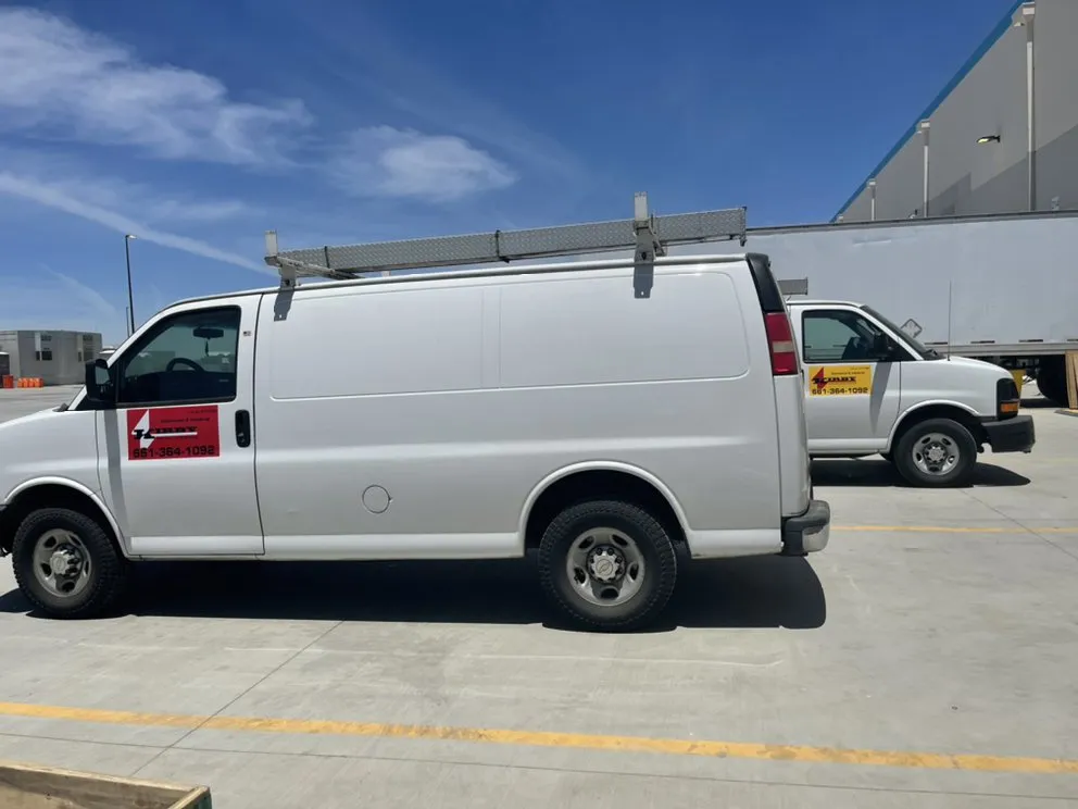 Trusted electrician providing emergency electrical service in , 