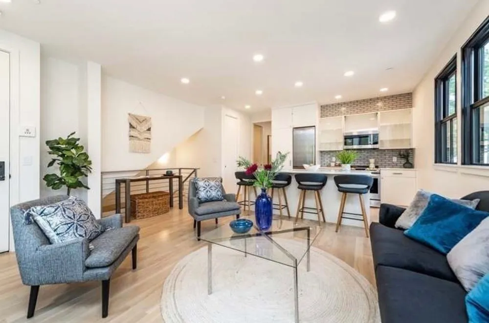 Slide of KJ Electric