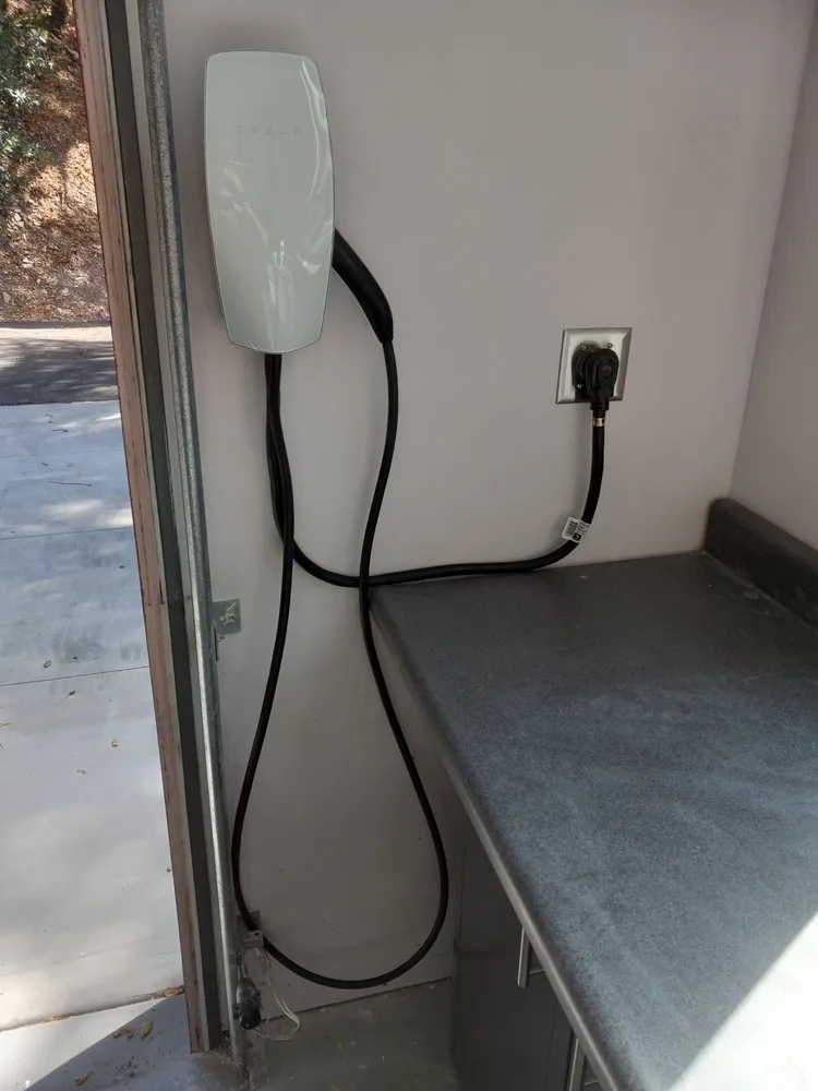 Professional outlet and switch repair experts serving Santa Margarita, CA - KJH Electric