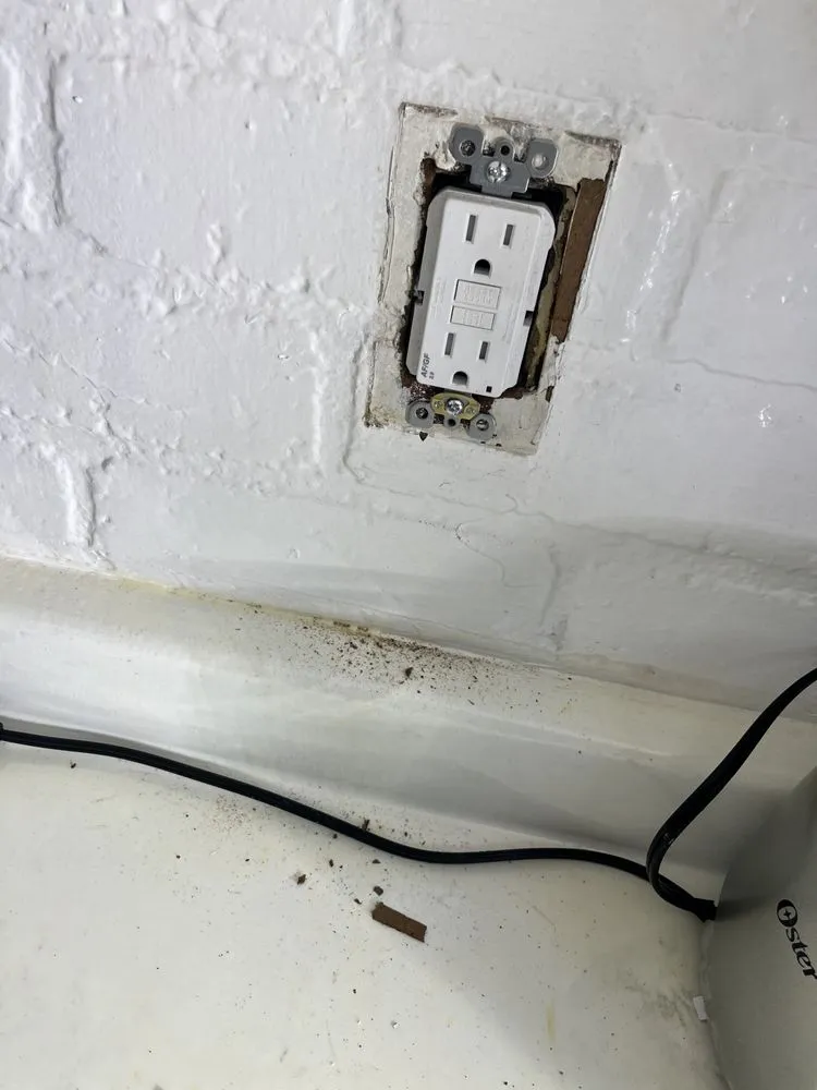 Slide of KLR Contracting Repairs