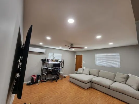 Knockout Electric Logo