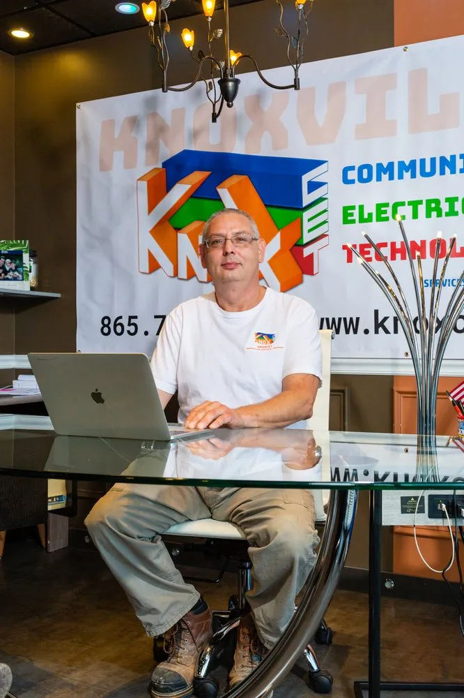 Expert electrical service for homes in emergency electrical service,  by 