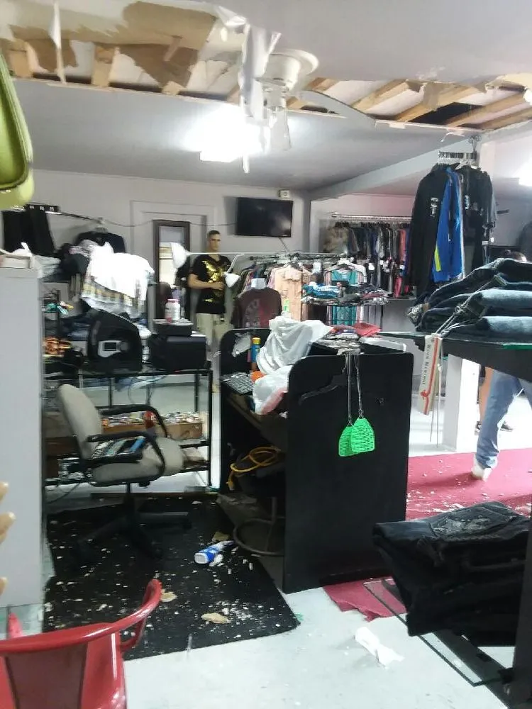 Slide of Kompletely Klean Services