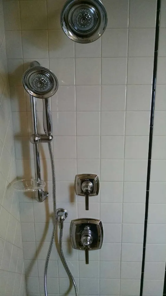 Certified electrician providing lighting installation in , 