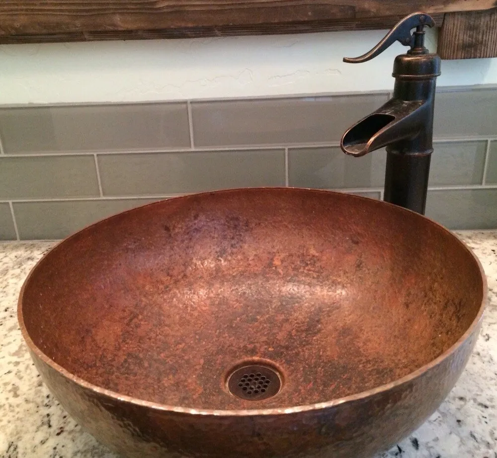 Professional electrician providing electrical repair in , 