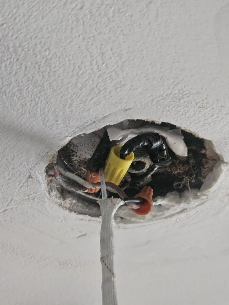 Slide of Kostos Electric