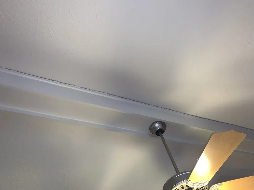 Emergency electrician providing emergency electrical service in , 