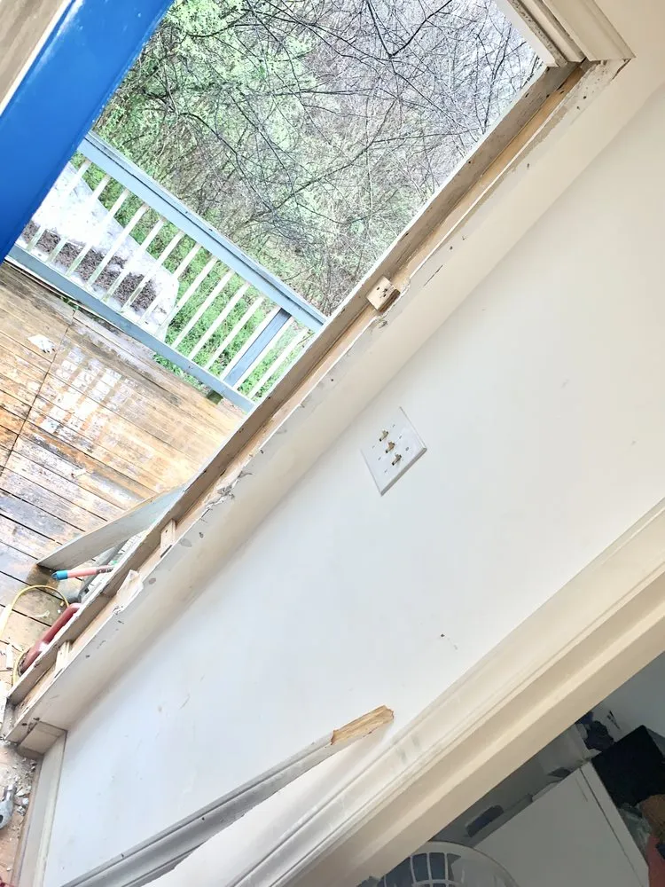 Licensed electrical service for homes in wiring installation, by