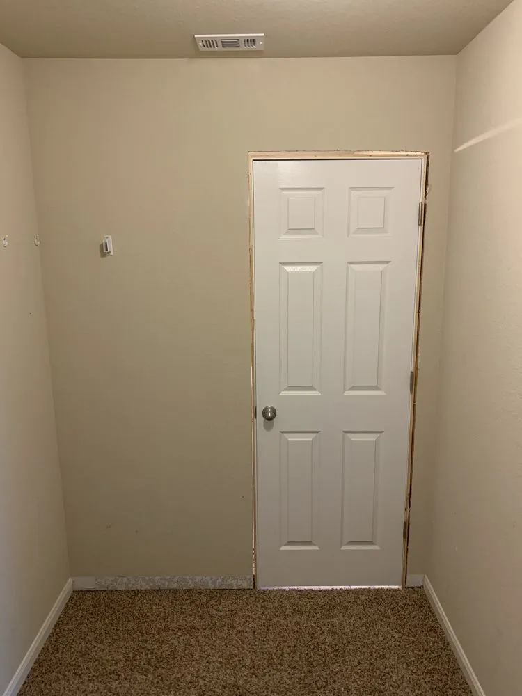 Professional circuit breaker repair in Cibolo, TX by Krafty Home Repairs