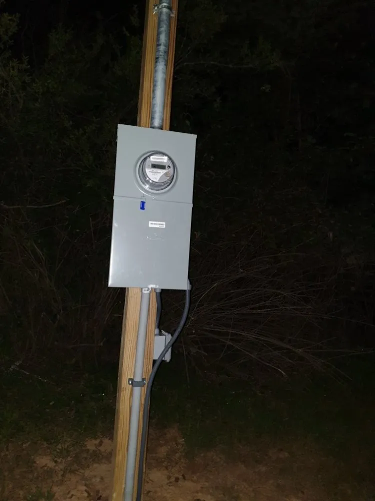 Certified electrician providing emergency electrical service in Unionville, IN - KRAZYNUTZ