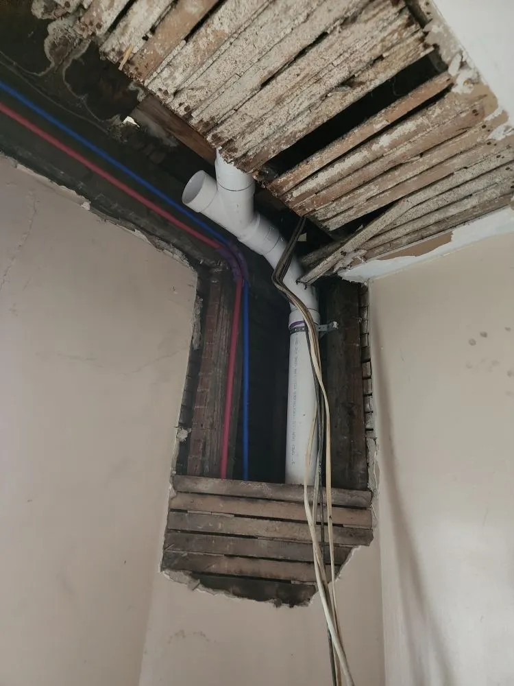 Slide of Kreative Kustoms