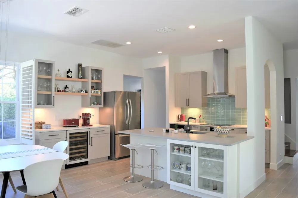 Emergency outlet and switch repair experts serving Altamonte Springs, FL - Kreative Resources