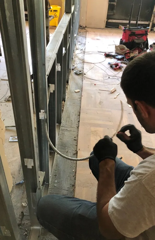 Slide of Kron Electric