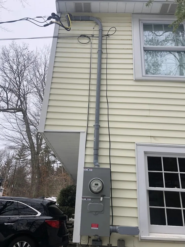 Certified electrician providing lighting installation in ,