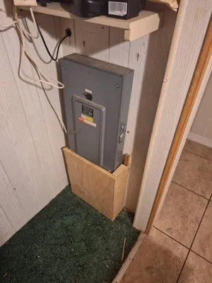 KT Electrical services Logo