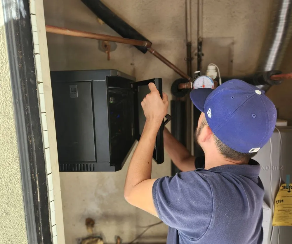 Professional electrician providing emergency electrical service in , 