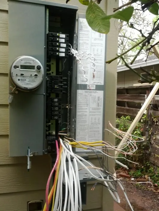 Licensed electrician providing lighting installation in ,