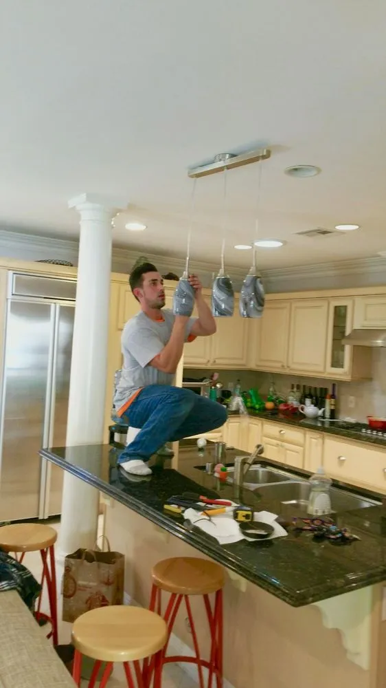 Trusted electrician providing lighting installation in Sylmar, CA - Kussman Electric