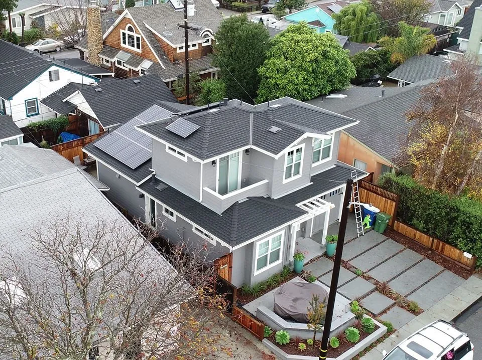 Slide of KW HOUR ENERGY