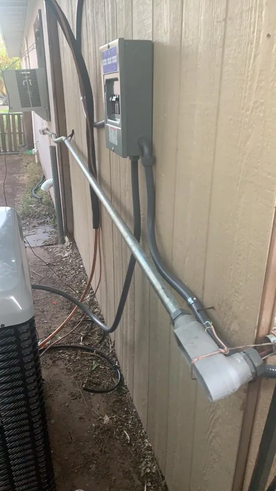 Trusted electrician providing circuit breaker repair in , 