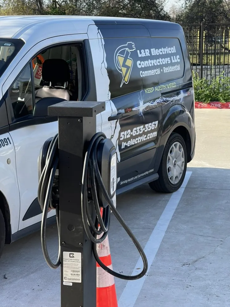 Licensed electrician providing emergency electrical service in Del Valle, TX - L & R Electrical Contractors