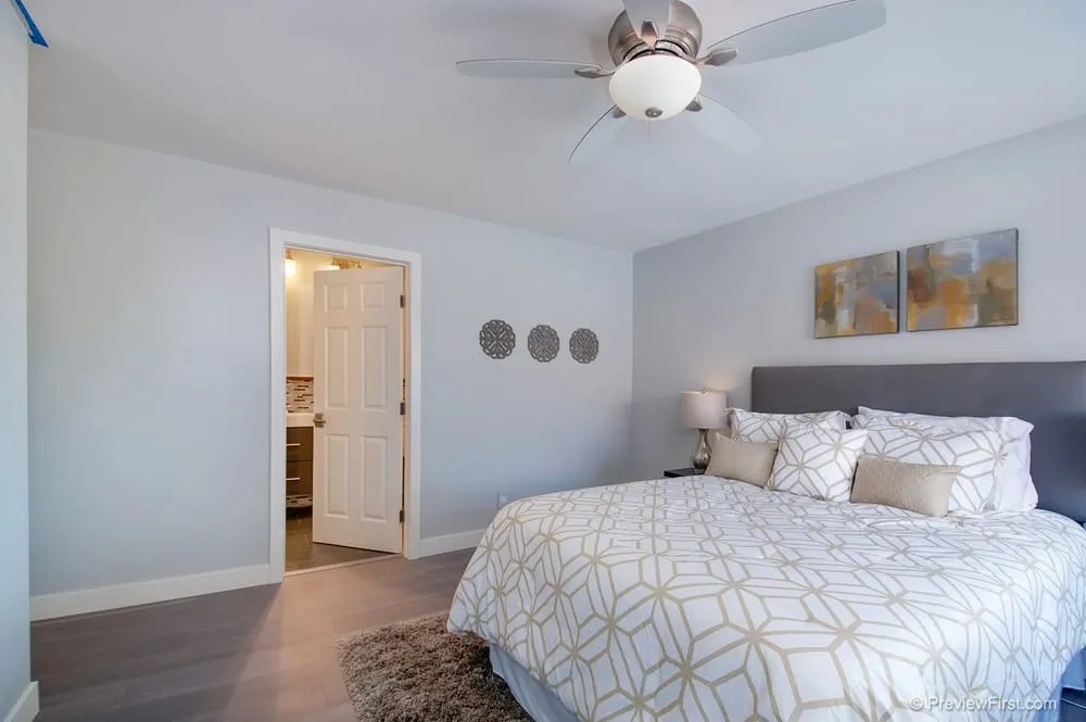 Slide of L & R Electrical Services