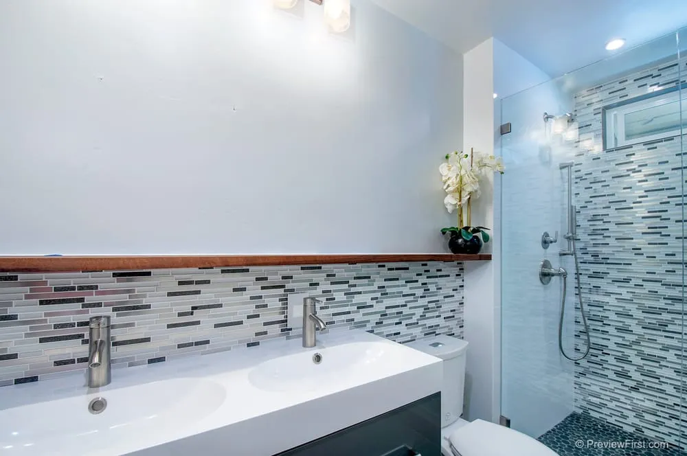 Slide of L & R Electrical Services