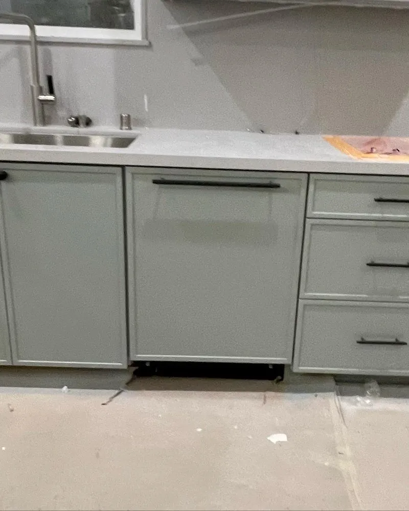 Reliable electrician providing electrical repair in , 