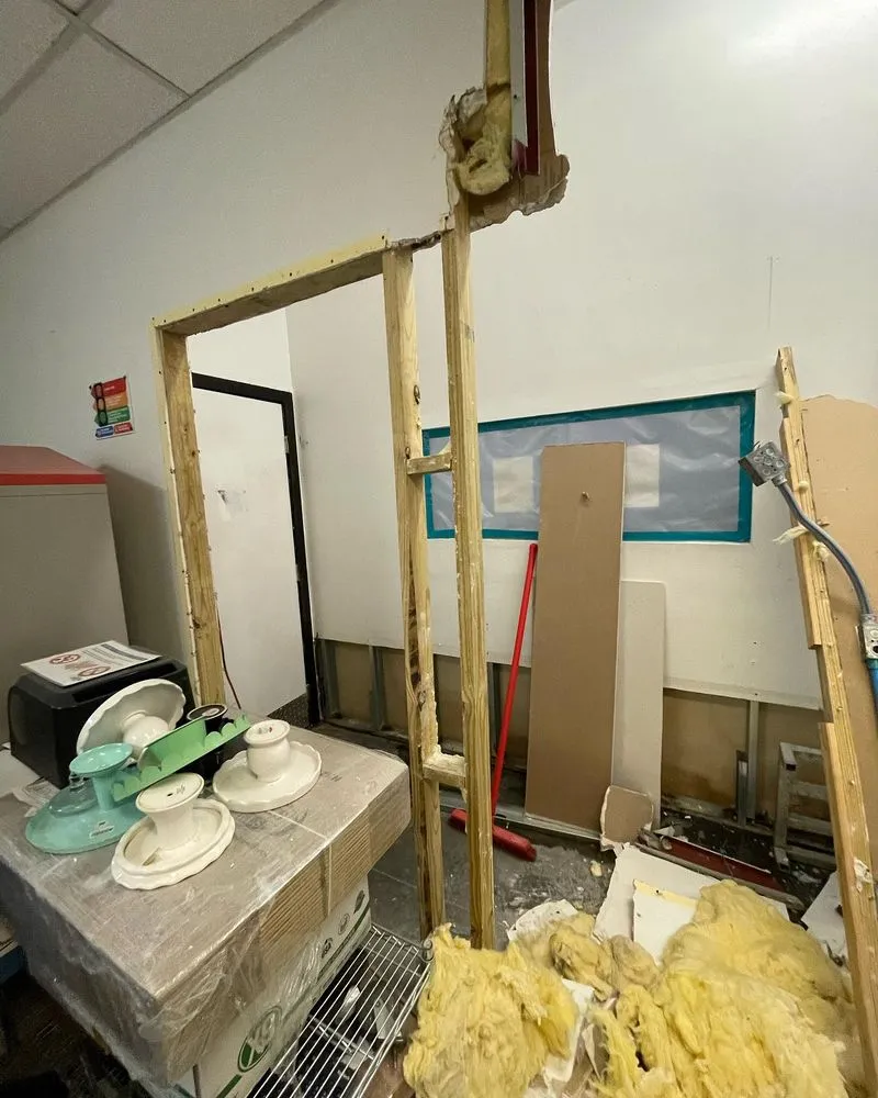 Certified outlet and switch repair experts serving St. Petersburg, FL - La Chavela