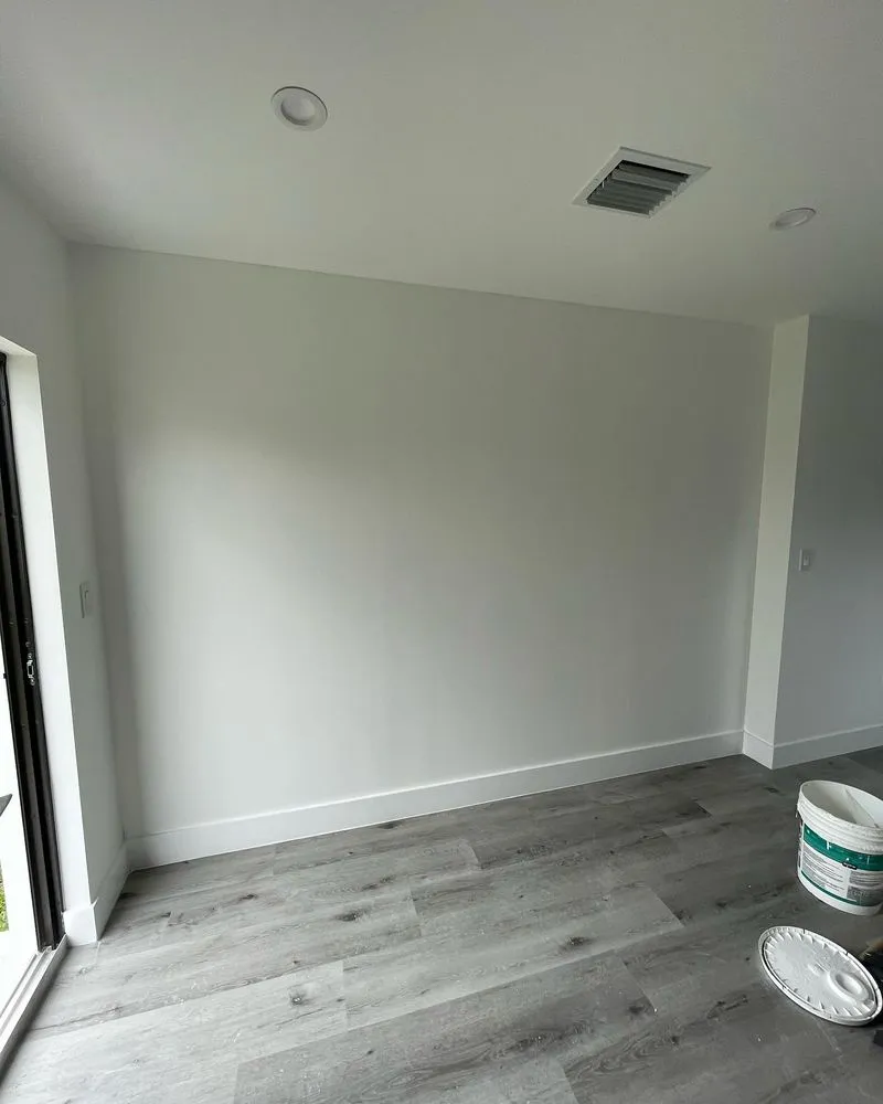 Certified outlet and switch repair service in St. Petersburg, FL - La Chavela