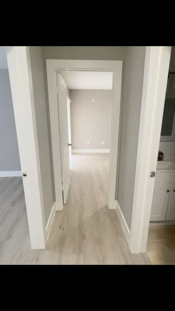 Professional circuit breaker repair in St. Petersburg, FL by La Chavela