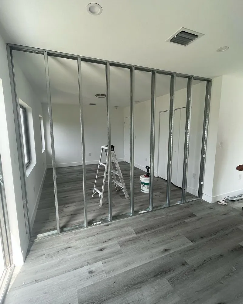 Licensed circuit breaker repair experts serving St. Petersburg, FL - La Chavela