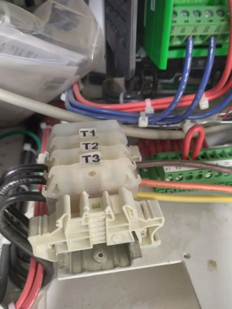 Slide of La Electrical & Plumbing