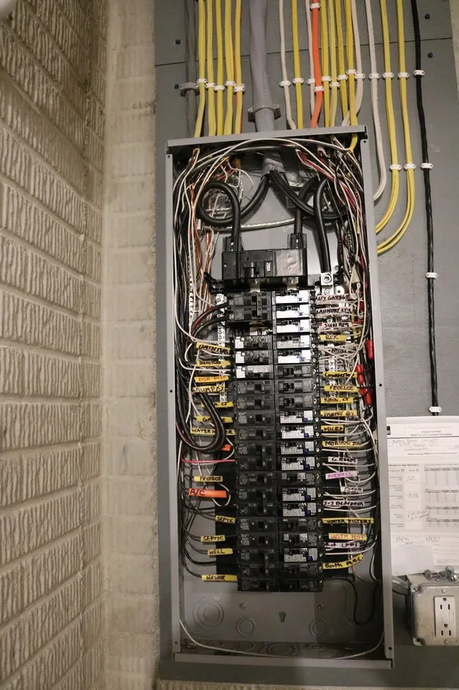 Slide of La Grange Highlands Electricians