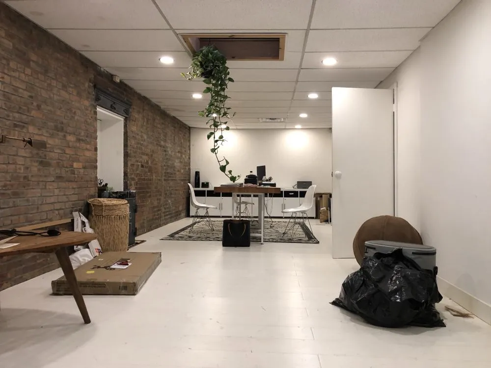 Slide of Lacis Electric