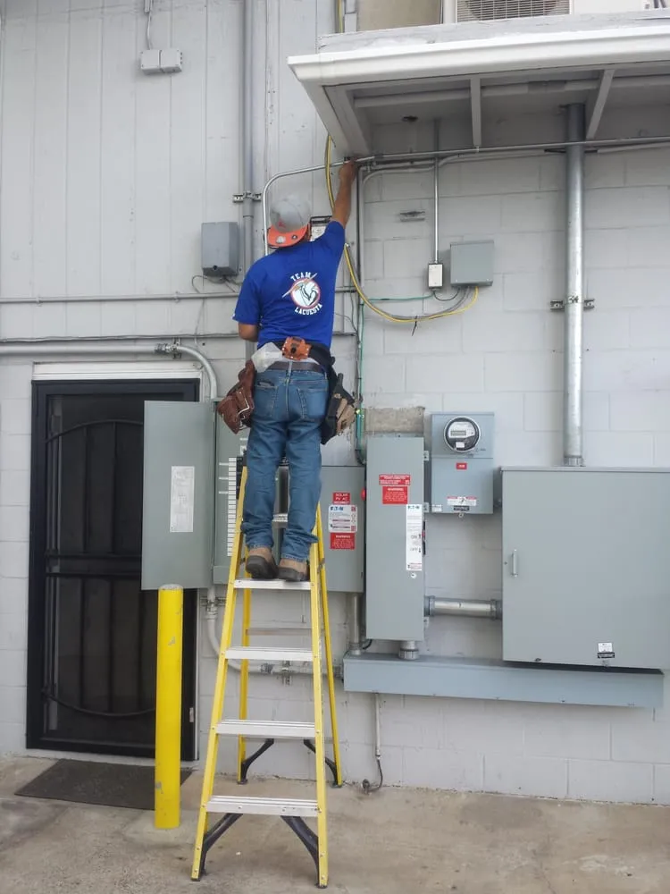 Slide of Lacuesta Electric