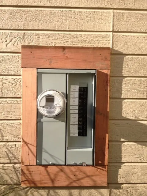 Slide of Lady B Electric