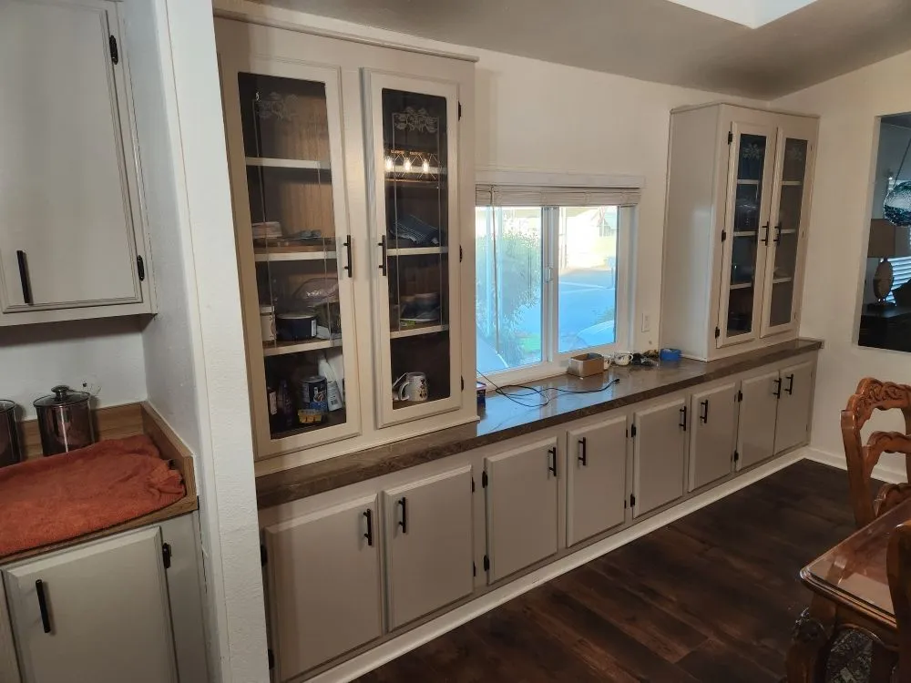 Slide of Laguna Services