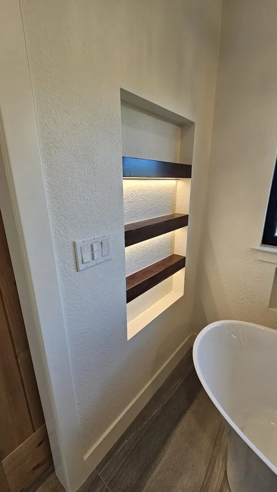 Slide of Lainez Electric