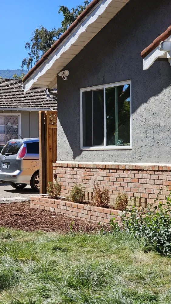 Slide of Lainez Electric