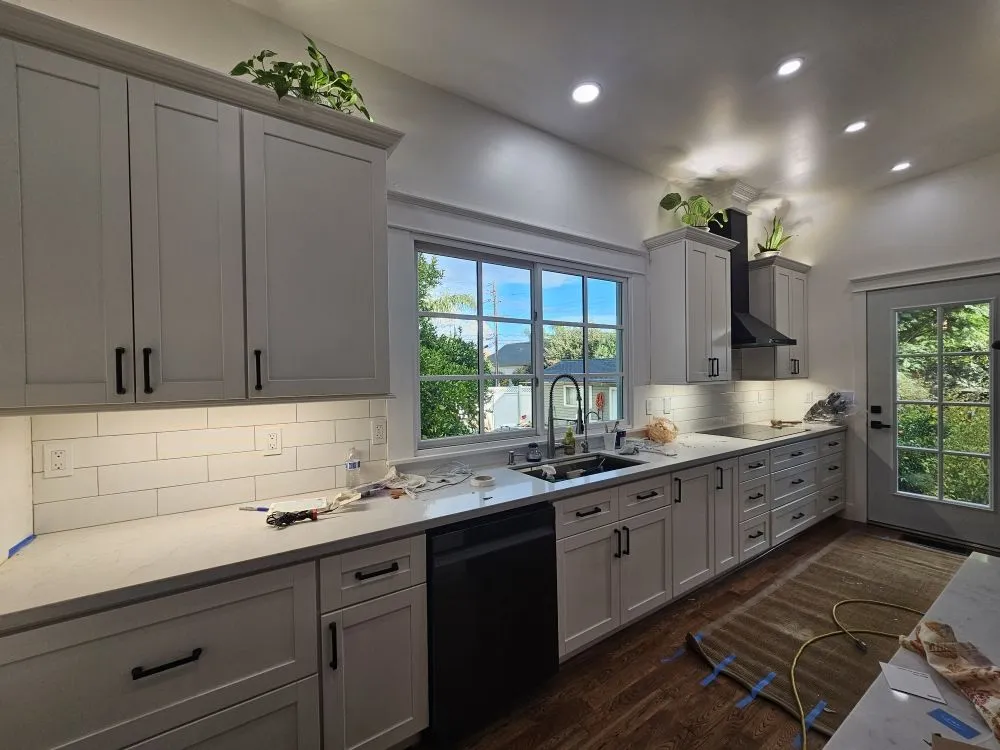 Slide of Lainez Electric