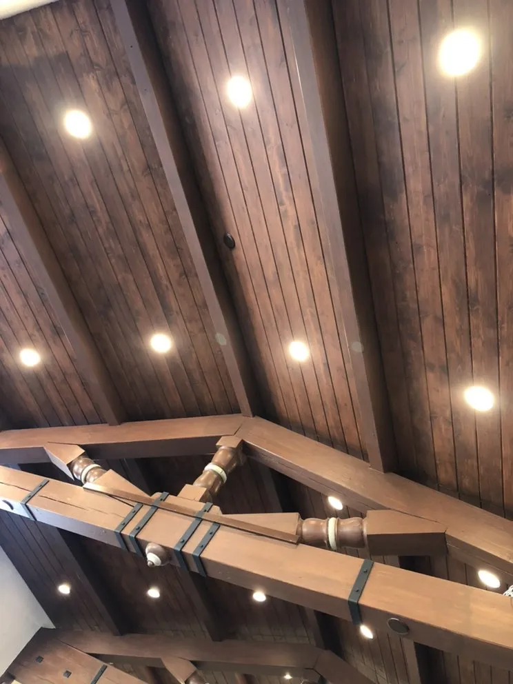 Expert electrician providing electrical repair in Sunland, CA - LAK Electric