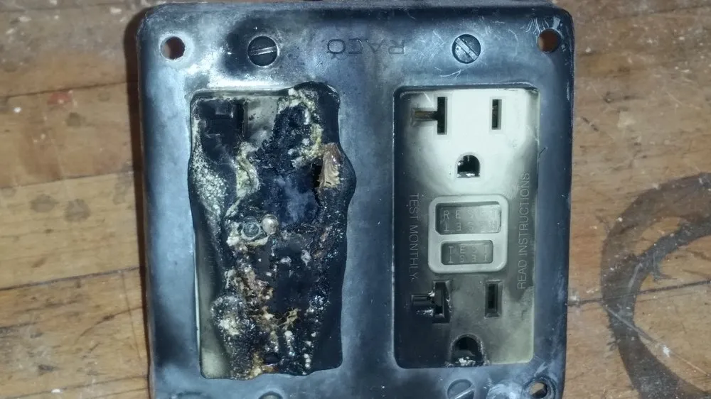 Certified circuit breaker repair in Surprise, AZ by Lake Electric