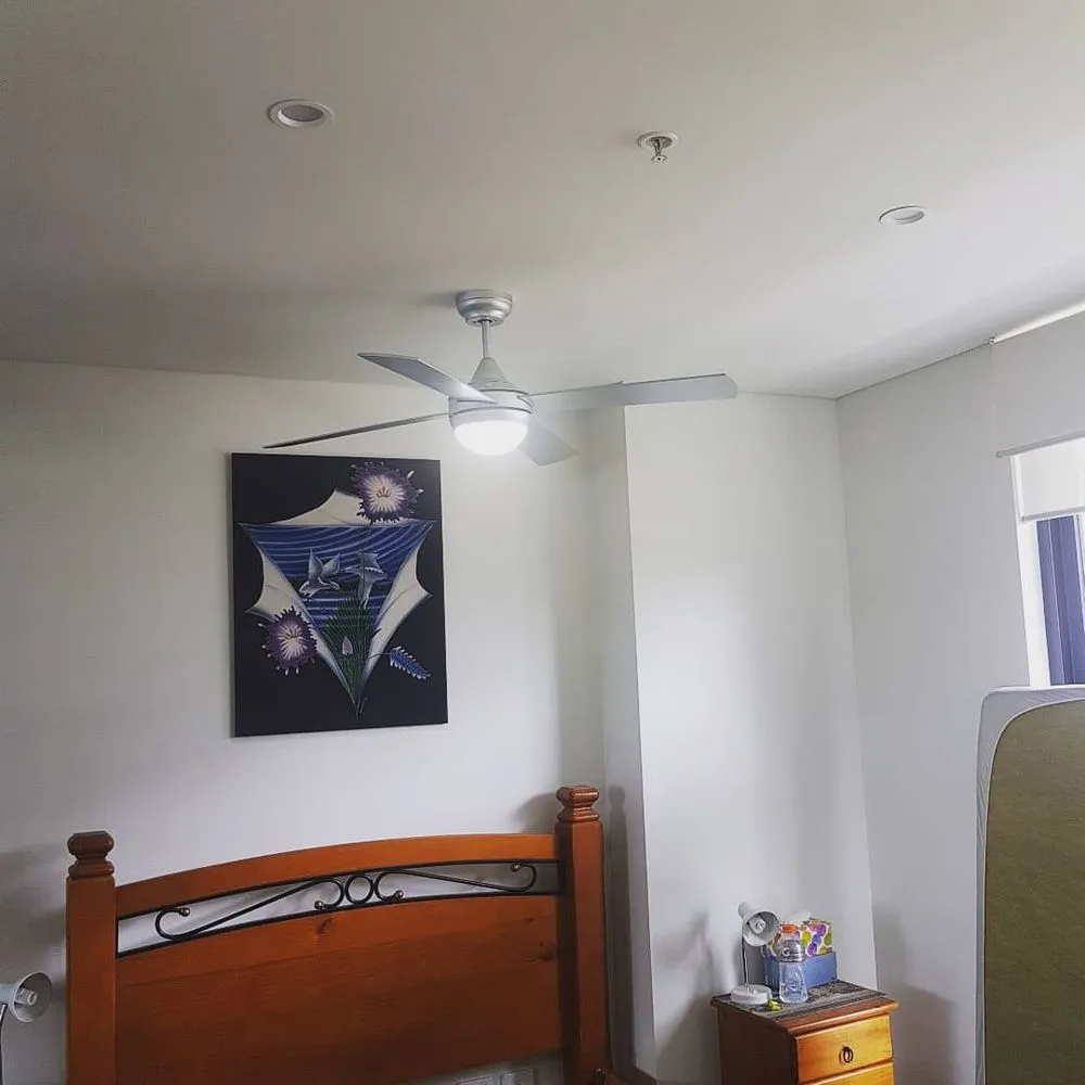 Slide of Lake Forest Electrician